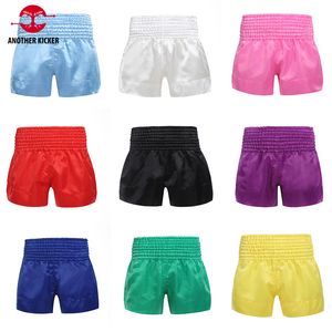 Мужские шорты Muay Thai Шорты пустые атласные полиэфиры MMA Boxing Shorts Fomens Mens Kids Professional Kickboxing Stans Short Boxe Thai Custom 230712