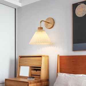 Vägglampor Nordisk LED Trälampa Enkelt veckat tyg Sconce Sovrum Sängbord Korridor Kök Vardagsrum Arbetsrum Belysningsarmatur