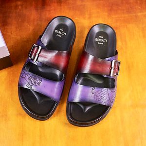 Berluti Slippers Sifnos scritto - это ручная и роскошная кожаная пляжная обувь для мужских сандалийских носок Babouche Flip Flops Scuff Mule Scuff