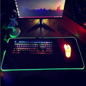 Пользовательская программа RGB Mouse Pad Body Sosterplosing крупные водонепроницаемые не скользящие настольные игры настольных накладки из высококачественного настольного коврика