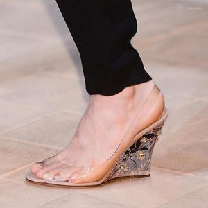 صندل واضحة PVC Wedge Woman Open Toe Tee Crystal شفاف الكعوب Slingback أحذية القطع سيدة الصيف حفلة