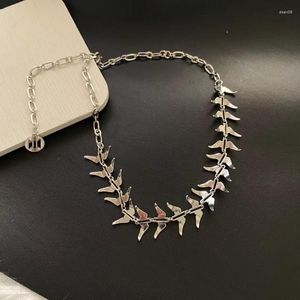 Kedjor Kvinnlig nisch Fishbone Nyckelbenskedja Överdrivet metallhalsband Punk Choker