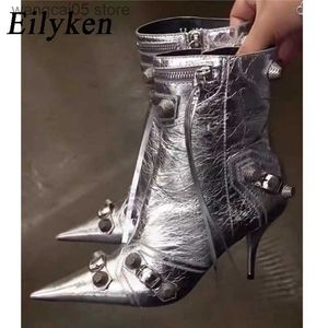 Botas Eilyken tamanho grande 43 novas botas femininas com franja no tornozelo com zíper sexy bico fino estilete salto alto dança do poste sapatos de grife T230713