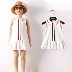 Flickans klänningar 2023 Ny sommar 1-12 år Barn Preppy Style White Cotton Color Patchwork Bow Pleated Dress for Kids Baby Girls Brand Designhkd230712