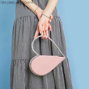 Kvällspåsar Trend Luxury Designer Heart Shaped Diamond Women's Handbag 2022 New Fashion Dinner Bag Clutch Pu Leather Wallet Bag Z230713