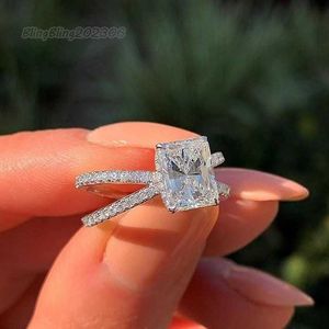 Bling Bling VVS MOISSANITE Wedding Ring Band 100% 925 Srebrny biżuteria Nowe pierścienie Polecam modę