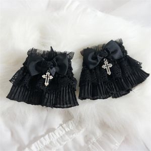 Fem fingrar handskar svart gotisk punk lolita cross pendelle handhylsa handled manschetter rufsade blommig spets elastiska armband b2113 230712