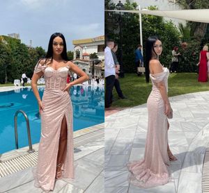 Sexy Light Pink Plus Size Sheath Prom Dresses for Black Women Pleats Sequined Pearls Draped High Side Split Formal Wear Birthday Pageant Second Reception Party Gowns