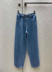 Jeans feminino Logotipo da marca estampado com pontos ondulados Calça reta jeans de cintura alta tecido importado corte irregular Calça estilo retrô Jeans de grife roupas femininas
