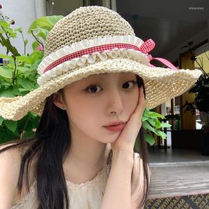 つば広帽子日本日よけ麦わら帽子女性春と夏の屋外旅行海辺ホリデーガールレース弓ストラップ折りたたみ太陽キャップ