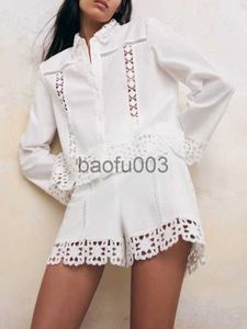 Женщины двух частей брюк купольные камеры Kumsvag 2023 Summer Women Sweet Suits 2 куски белые кружевные топы и шорты женская модная улица Два куски Cl J230713