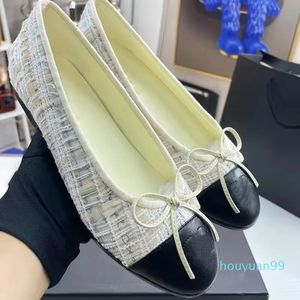 Designers Luxury Dress Shoes Loafers Women's Casual avslappnade klassiska sulor Bekväma tränare Fisherman Fashion med platt storlek 35-42