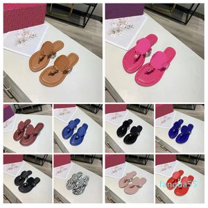 2023-Designer Women Summer Luxury Pintoed Beach Sandal Leisure Holiday Slipper Swimming Pool Party Slide Size 35-42