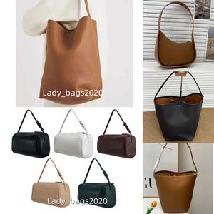 The Row Pillow Bucket Bag Axillary Totes Large Capacity Handbag Smooth Leather Luxury Women Designer Bags Flat Shoulder Strap Closure Clutch Tote Minimalist Purse