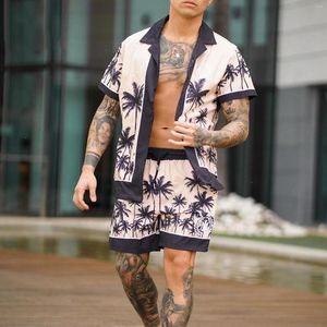 Herren-Trainingsanzüge für den Sommer, 2-teiliges Set Hawaiianss, passende Hemden mit Button-Down-Hemden und Strandbaum-Blumendruck, Outfits