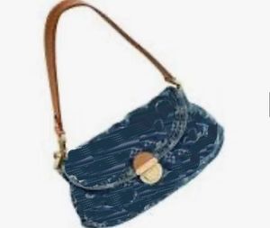 Öğle yemeği kutusu çanta eski stil klasik resim altı koltuk çantası 2023 yeni ücretsiz nakliye bayanlar çanta omuz çantası nakış denim çanta tasarımcısı çanta evsiz çanta plaj çantası