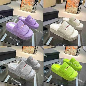 Designer Fur Slides Platform Slippers Women Furry Sandal Thick Bottom Slipers Waterproof Heels Embroidered Shoes Fashion Slipper Mules Slides