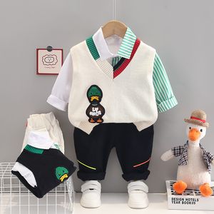 Set di abbigliamento per bambini autunnali Ragazzi anatra Gilet in maglia Camicia Jeans 3 pezzi Tuta per neonato Abiti per neonati