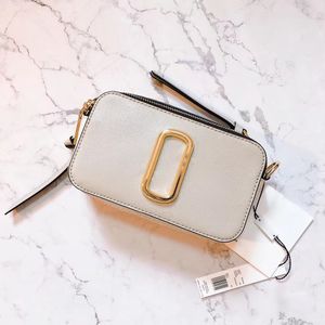 Женская роскошь камера Путешествие в сумке для сумки Marcelo Men Nylon Crossbody Baguette Clutch Designer Designer Gym С мешки с металлической маркой косметическая конверт бродяга