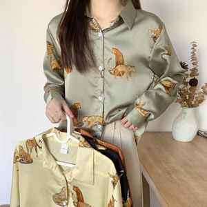 Kvinnor BLOUSES Fashion Leopard Animal Print Long Sleeve Shirt Vintage Slå ner krage Blus Casual Pocket Loose Tops 2023 Women kläder