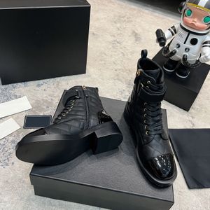 مصمم أحذية باريس باريس العلامة التجارية الفاخرة الحذاء الحقيقي في الكاحل الجوارب امرأة أحذية رياضية قصيرة الحذاء المدربون شببر صندل بحلول عام 1978 W347 08