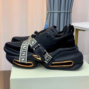 Casual Shoes European Luxury Brand Men's Casual Shoes Fashionable and Cool Official Webbplats för Runway visar samma höjdsport