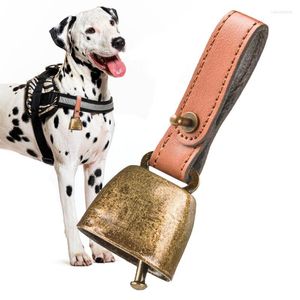 Hundbilsäte täcker katt Bell Bull Pendant med Snap -knapp Design Pet Training Supplies For Horses Dogs Kor Får julgran gåva Bells