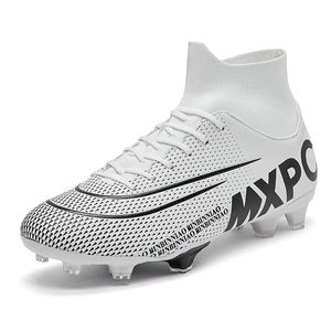 Dress Shoes Men High Top Football Shoes Non-slip Soccer Cleats Kid Indoor Training Chuteira De Campo Sneakers Futsal Football Boots for Boys 230714