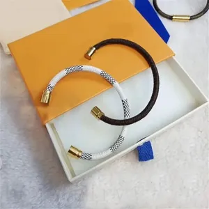 Tasarımcı Bilezik Cazibesi Halat Deri Bilezik Kaplamalı Altın Parçalar Klasik Moda Pulsera Siyah Beyaz Sevgililer Günü Hediye Lüks Bileklik Kadın Çok Molor C23