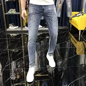 Jean Hip-hop Rebite Masculino Artesanato Pesado Calças Masculinas Personalizadas Elásticas Ajuste Justo Pés Pequenos Calças Longas Roupas Streetwear