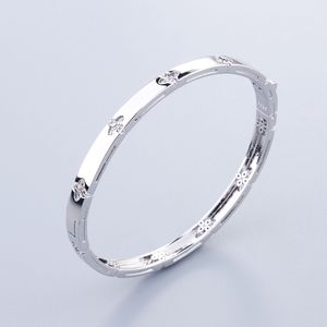 braccialetti del braccialetto del fiore placcato oro 18k del nastro per le donne uomini fascino bracciale tennis con diamanti a sfioro Gioielli di design di lusso Regali di nozze per feste Coppia ragazze vendita