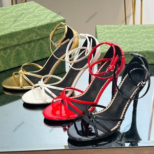 Marka Açık-Toe Kadın Sandaletleri Elmas Strap Pırıl Pırıl Pırıl Pırıl Pilavar Zincir Topuklar Tasarımcı Yüksek Topuklu Yaz Moda Klasik Bayanlar Düğün Partisi Tatil