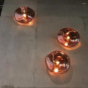 Настенная лампа скандинавская минималистская стеклянная креативная кронштейна.