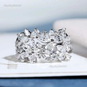 Bling Bling VVS Moissanite Ring 100% 925 Sterling Ring Designer Style Topaz Cz Brilliant Petal Ring for Women's Wedding Luxury Populära smycken Silver Rings