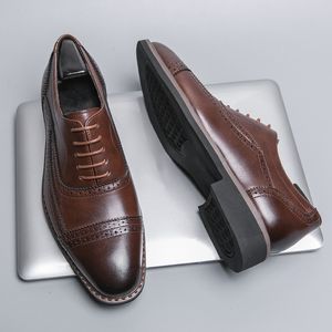 Britische Business-Schuhe für Herren, Übergröße 38–46, Spaltleder, formelle, gesellschaftliche Schuhe für Herren