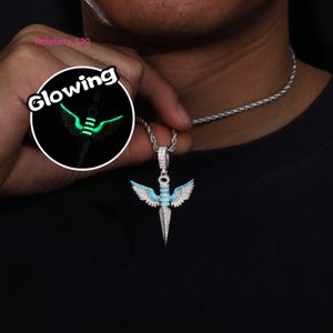 Collane a pendente Glow in the Dark Series Pass Diamond Tester Moissanite Dagger Wing Impostata per il fascino hip hop hip hop hip hop