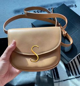 Womens mens Horseshoe Clutch Totes Bags Luxury Designer classic saddle travel handbag Shoulder Bag high quality flap summer Evening satchel shoulder bag straps