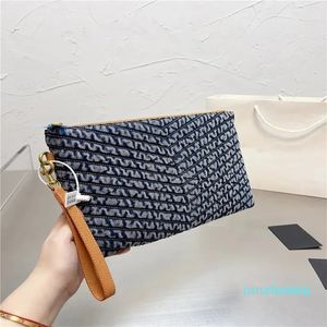 Bolsas tipo clutch jeans de grife Bolsa estilo retrô Bolsa feminina clássica com costura em sarja Carteira retangular com letras de metal