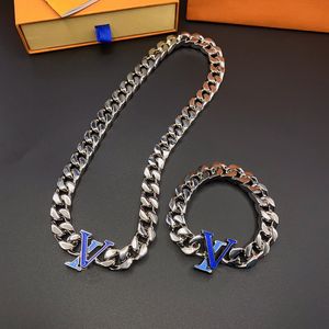 Europe America Fashion Chain Necklace Bracelet Men Women Silver-Colour Metal Enamel V Letter Thick Chain Jewelry Sets M00907 M0919M