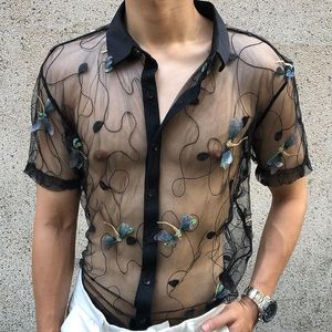 Mäns avslappnade skjortor trendiga transparenta sexiga skjorta män korta ärmkläder tredimensionell slända broderi se genom social klubb