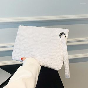 Kvällspåsar Snake Skin Mönster Kvinnor Purses Luxury Designer Solid Women's Clutch Bag Envelope Kvinnliga kopplingar
