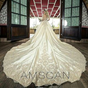 Luxury Beaded Pearls Long Sleeves Ball Gown Wedding Dresses Appliques Sequins Taffeta Arabic Dubai Bridal Gowns Chapel Train robes2666