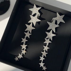 Stud Famous Brand Diamond Crystal Platinum Silver Stars Orecchini lunghi Luxury Ear Clip Donna Designer Jewelry Runway Trends 230714