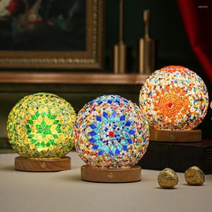 Luzes noturnas Atraentes candeeiros de mesa decorativos Luz barroca Aplicações amplas Decoração de estilo boêmio