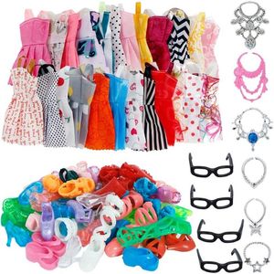 30 Artikeluppsättning Dolltillbehör 10x Mix Fashion Cute Dress 4x Glass 6x Halsband 10x skor Klänningskläder för Barbie Doll286y