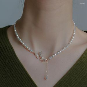 Choker Korean Fashion Natural Pearl Fjärilshalsband för Women Girl Gold Plated Rhinestone Clavicle Chain Trend smycken