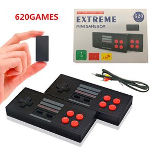 Controladores de jogo Joysticks Console de videogame USB Construído em 620 jogos clássicos Saída AV Retro Portátil TV Gamepad Console sem fio Gamepad 230714