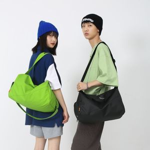 lu Borsa da palestra da donna Borsa a tracolla grande casual Borsa da viaggio in nylon capiente Borse per la spesa Impermeabile con scomparto per scarpe Verde Nero