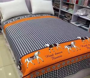 Großhandel Tagesdecke Quelle Hersteller Tatami-Tagesdecke Doppelseitige Tagesdecke Dreischichtige Steppdecke Decke Tagesdecke Verdickung Bettlaken
