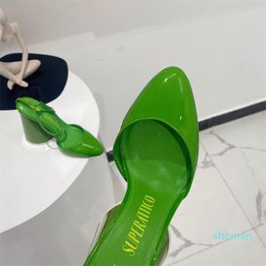 Chunky hälen skor grönt patent läderblock klack pumpar höga klackar spänne ankel wrap stängda tår sko för kvinnor lyxdesigners fabrikskor.